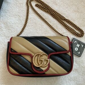 Gucci
Double G Marmont Super Mini